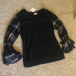 New Black top with plaid sleeves